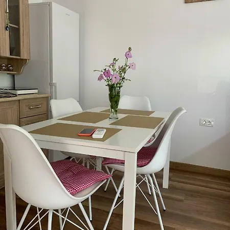 Zeino Place * Constança